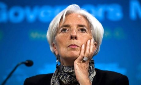 ΔΝΤ: Λάθος το «ψαλίδι» μισθών στην Ελλάδα
