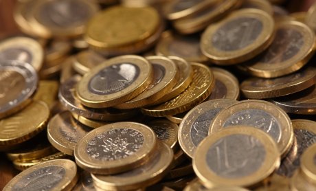 ΤτΕ: Έλλειμμα 822 εκατ. ευρώ στο ισοζύγιο τρεχουσών συναλλαγών τον Απρίλιο