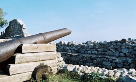 Άρχισαν να σκάνε κανόνια στην ασφαλιστική αγορά