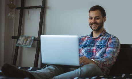 Regus: Η εργασία από απόσταση βελτιώνει την παραγωγικότητα των εργαζομένων