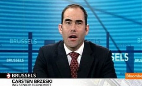 C. Brzeski της ING: Πρέπει να δοθούν περισσότερα χρήματα στην Ελλάδα