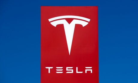 Ο Δημόκριτος καλωσορίζει την Tesla Greece στο Τεχνολογικό του Πάρκο