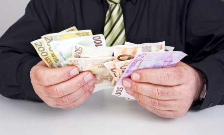 Νέα προθεσμία στην ρύθμιση εξόφλησης χρεών στην εφορία με έκπτωση