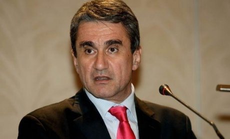 Ένα σχόλιο του κ. Ανδρέα Λοβέρδου, Επίκουρου Καθηγητού Συνταγματικού Δικαίου και νυν υπουργού Υγείας για το Ν.Δ. 400/70.