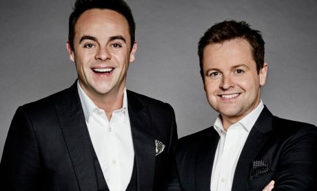 Ο ένας ασφάλισε τον άλλο... Πρωτότυπη ασφάλιση από τηλεοπτικό δίδυμο!