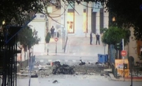 Έκρηξη παγιδευμένου αυτοκινήτου, έξω από την Τράπεζα της Ελλάδας