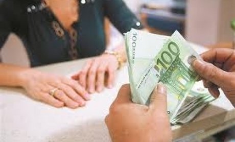Ασφάλιστρα ζωής: καταργείται η έκπτωση από το φόρο