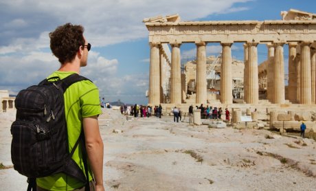 ΤτΕ: Αυξήθηκαν οι ταξιδιωτικές εισπράξεις το Μάρτιο