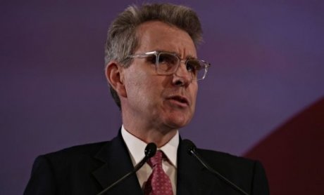 Τι ευχήθηκε στο Twitter για την πώληση της Εθνικής Ασφαλιστικής ο Αμερικανός πρέσβης!