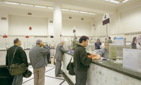 Ανοίγουν τη Δευτέρα οι τράπεζες. Τι συναλλαγές μπορείτε να κάνετε από τα γκισέ!