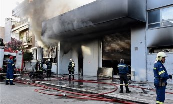 Ανασφάλιστη η αποθήκη ηλεκτρικών στο Περιστέρι που καταστράφηκε από την πυρκαγιά!