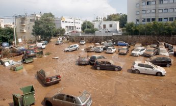 Κόντρα ΚΕΔΕ-Περιφέρειας για το πλημμυρισμένο πάρκινγκ στο Μαρούσι