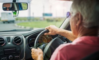 Δίπλωμα οδήγησης: Ξανά εξετάσεις για οδηγούς άνω των 74 ετών!