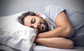 Πως η κακή ποιότητα ύπνου γίνεται η αιτία στυτικής δυσλειτουργίας;