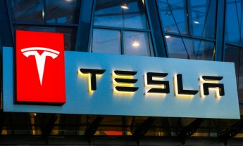 Ραντεβού της Tesla με το Υπουργείο Περιβάλλοντος