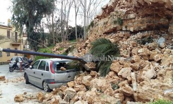 Κατέρρευσε μέρος του Επιπρομαχώνα στην παλιά πόλη των Χανίων (video)