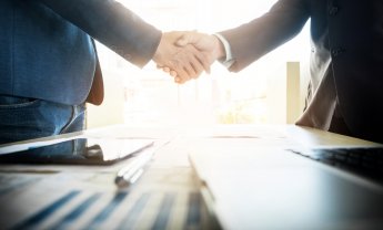 Απελεύθερος: Έρχονται placements και deals στις εισηγμένες