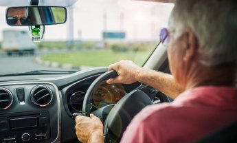 Τι δικαιολογητικά χρειάζονται για την ανανέωση άδειας οδήγησης κατόχων που έχουν συμπληρώσει τα 74 έτη;