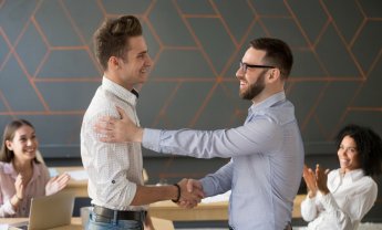 Managers, δείτε το πρόβλημα της παρακίνησης σφαιρικά και ολοκληρωμένα!