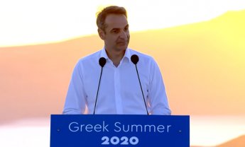 Η επίσκεψη Μητσοτάκη στη Σαντορίνη και το μήνυμα για το άνοιγμα του ελληνικού τουρισμού