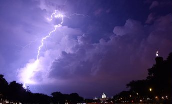 Ιανός: Δείτε live την πορεία του μεσογειακού κυκλώνα