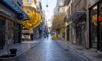 Αποφάσεις για βήμα-βήμα άνοιγμα παίρνει η Κυβέρνηση - Κρίσιμος μήνας για την επιστροφή στην κανονικότητα