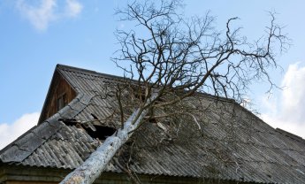 Υπασφαλισμένος: Πάνω από 100 εκατ. ευρώ αποζημιώσεις έδωσαν οι ασφαλιστές για σπίτια που επλήγησαν από φυσικές καταστροφές