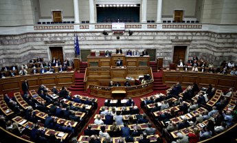 Εποπτεύων Χ: O «πόλεμος» στη Βουλή, η ύφεση που δεν έρχεται και η στήριξη ... made in USA