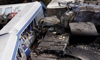 Ανακρίνεται ο σταθμάρχης για την σιδηροδρομική τραγωδία στα Τέμπη