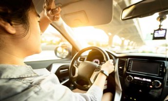 Καύσωνας και οδήγηση: Αυτά πρέπει να προσέξουν οι πελάτες σας για να μην εμπλακούν σε ατύχημα!
