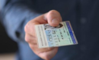 Μηταράκης: Νέες ταυτότητες και διαβατήρια – Πότε έρχονται, τι αλλάζει!