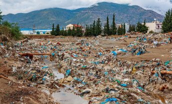Ηλίας Προβόπουλος: Από που ήρθαν όλα αυτά τα πλαστικά;