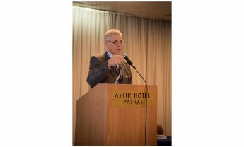 Κώστας Ακριβόπουλος: Παίξ'το ξανά Σαμ