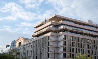 Έγκλημα και...τιμωρία, «φούσκα» η μείωση του ΦΠΑ, στην επενδυτική βαθμίδα η Alpha, το turnaround story της ΔΕΗ και οι βολές για την έκτακτη εισφορά