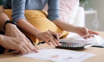 Πλαγίως: Η Μεσαία Τάξη και η φορολόγησή της