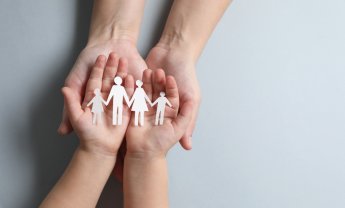 Παγκόσμια Ημέρα Αναδοχής: Ελάχιστο ενδιαφέρον για αναδοχή παιδιών με αναπηρία ή άνω των 8 ετών