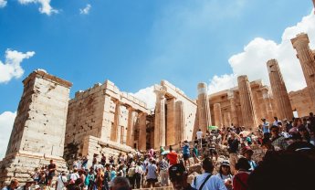 Τουρισμός: Νέο ρεκόρ προσέλευσης και εσόδων το 2024 - Ήρθαν πάνω από 40,7 εκατομμύρια επισκέπτες