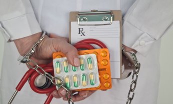 Παράνομες συνταγογραφήσεις: Ο ΙΣΑ καταδικάζει απερίφραστα τα φαινόμενα διαφθοράς και ζητά την παραδειγματική τιμωρία των επίορκων ιατρών