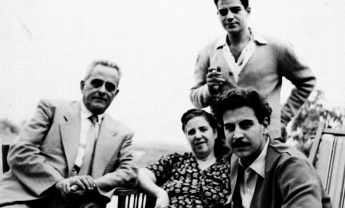 Νεώτερο μνημείο η πατρική οικία των Μίκη και Γιάννη Θεοδωράκη στον Γαλατά Χανίων