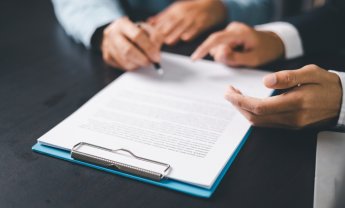 Ποιες ιδιότητες διαμεσολαβούντων στην ασφάλιση είναι ασυμβίβαστες μεταξύ τους;