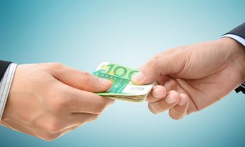 ΓΣΕΕ: Πώς αμείβεται η αργία της 15ης Αυγούστου