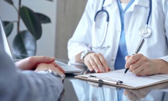 Απάτη 12 εκατ. ευρώ στον ΕΟΠΥΥ - Στο στόχαστρο 32 γιατροί και 62 φαρμακεία για παράνομες συνταγογραφήσεις