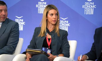 Ασπρογιαννίδου από Δελφούς: «Η ασφάλιση δεν έλειψε ποτέ από τη ναυτιλία – Κλειδί η διαχείριση ρίσκου στα Στενά του Ορμούζ»