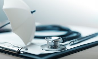 Πλαγίως: Τα άτιμα ασφάλιστρα υγειας