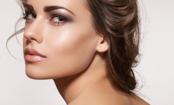 Γιατί οι νέες ξεκινούν το Botox από τα 25;