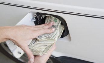 Κομισιόν: Εγκληματική η αισχροκέρδεια στην ελληνική αγορά καυσίμων