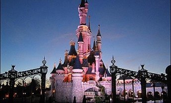 H  ΙΝΡ Insurance πάει Eurodisney