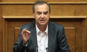 Δεν θα μειωθούν οι επικουρικές συντάξεις, διαβεβαιώνει ο  Στρατούλης