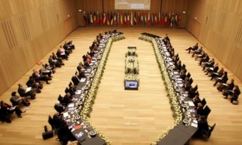 Μέτρα για πέντε χώρες της ΕΕ που αναμένεται να αντιμετωπίσουν δημοσιονομικά προβλήματα ζητά η Κομισιόν