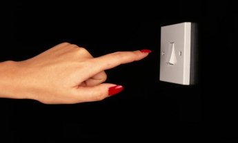 Η ΔΕΗ  θα κόβει το ρεύμα σε όποιον δεν πληρώσει το τέλος  για τα ακίνητα